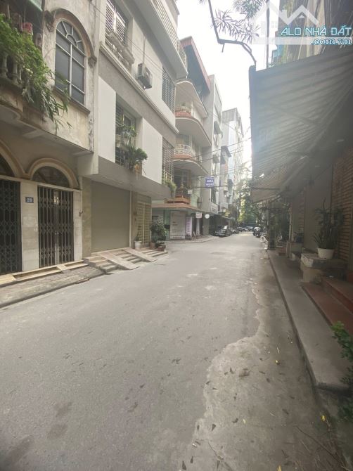 Bán nhà phố Nguyên Hồng, ngõ ô tô tránh, DT 60m x 9 tầng, MT 5m. kinh doanh, để ở. Giá 37 - 1