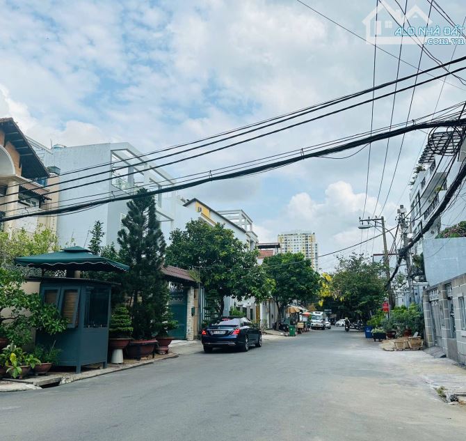 Bán khuôn đất xây biệt thự siêu đẹp đường Quốc Hương - 7x 25m - Giá chỉ : 34,5 tỷ TL, Q2 - 1