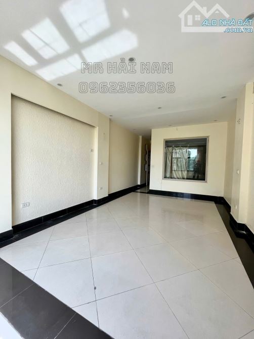 GIÁ RẺ VÔ ĐỊCH OTO ĐỖ CỬA NHÀ XÂY KIÊN CỐ DT 48M2 - HÀNG TUYỂN DƯƠNG VĂN BÉ GIÁ 8,7 TỶ CTL - 1