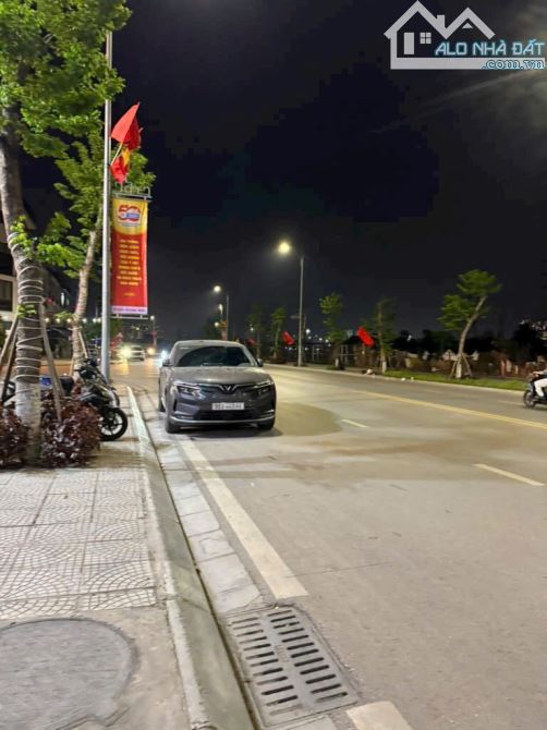 GIẢM SỐC 3 TỶ, MẶT PHỐ 32 M, 70M2X5T, MT5M,  KINH DOANH SẦM UẤT, VỈA HÈ, NHÀ ĐẸP, 25 TỶ - 1