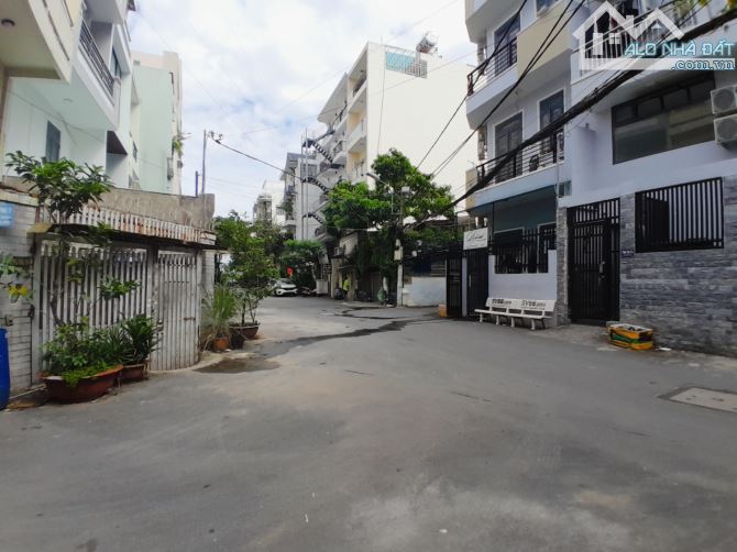 Bán gấp căn nhà đường Dương Quảng Hàm – Hẻm xe hơi tận cửa, lợi nhuận 60 triệu/năm từ 4 că - 1