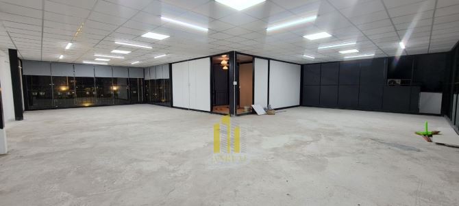 Văn Phòng 140m2 - Sàn Trống Đẹp - Giá 30 Triệu - 1