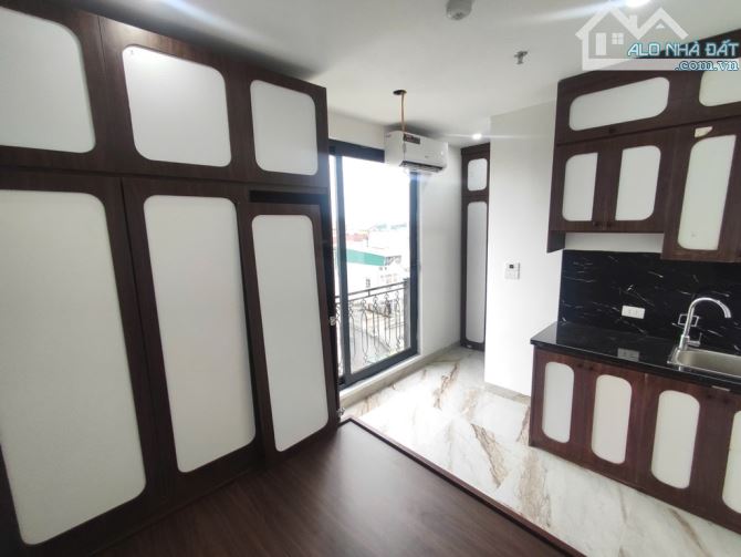 Bán nhà chdv, dòng tiền 70 triệu/tháng, 7 tầng thang máy, lô góc, TT Hoàng Mai, oto 60m - 1