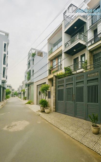 Bán nhà lô góc khu đồng bộ cao tầng Gò Vấp, hẻm 6m thông, nhà mới, giá 6 tỷ xíu - 1