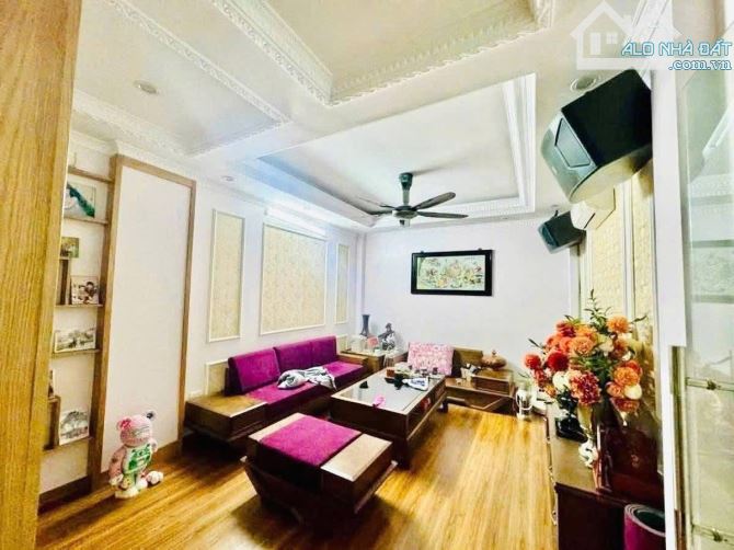 Cần bán nhà phố Yên Hoà 33m2 5 tầng 4 m mặt tiền 7,2 tỷ - 1