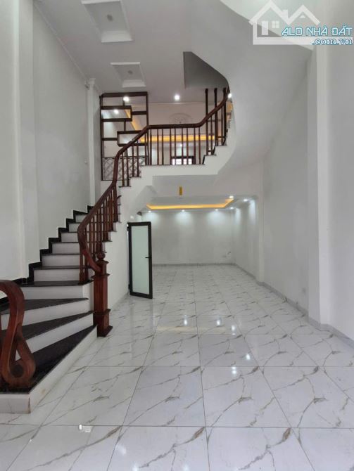 Bán nhà Vĩnh Quỳnh 55m 4 t mới koong cách 1 nhà ô tô dừng đỗ tiện ích bạt ngàn 5.95 tỷ - 1
