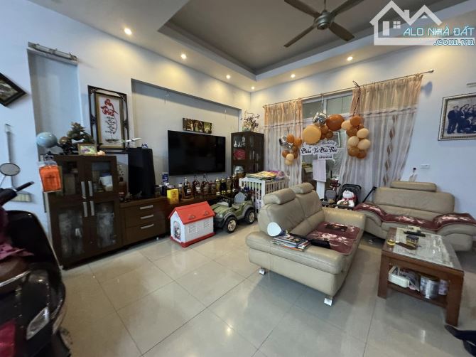 BÁN NHÀ DÂN XÂY NGUYỄN TRÃI 40M2 5 TẦNG-CÁCH PHỐ Ô TÔ 20M NHÀ ĐẸP-GIÁ TỐT- Ở NGAY - 1