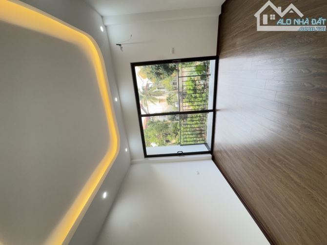 Bán Nhà 6 Tầng Mặt Hồ Phố Bồ Đề – View Thoáng Đẹp, Ô Tô Đỗ Cửa, Kinh Doanh Đỉnh, Giá Nhỉnh - 1