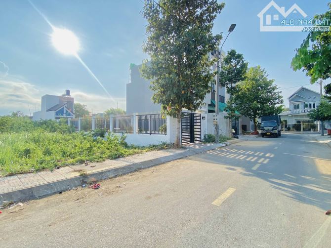 Nền B22 trục chính KDC Thuận đạo, DT lớn 219m2, hướng Đông, giá 2 tỷ - 1