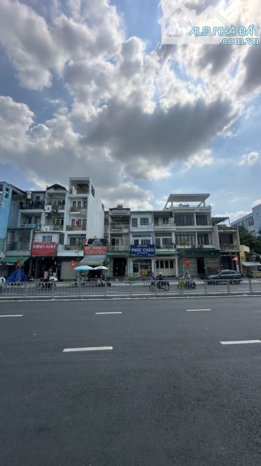 Bán nhà mặt tiền đường Dương Quảng hàm phường 6 quận gò vấp - 1