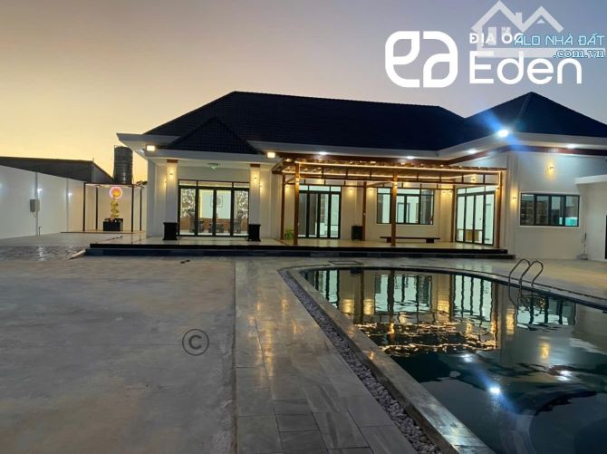 Biệt thự có Hồ Bơi cách BV Y Dược 4km - 1