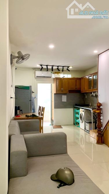 Bán Nhà Nở Hậu Cực Đẹp, 1 trệt 1 lầu, Giếng Trời, gần cầu Chữ Y - Nguyễn Thị Tần Quận 8 - 1