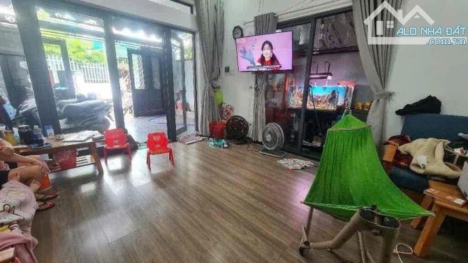 NHÀ ĐẸP PHỐ BIỂN MỸ KHÊ – VÀO Ở KHAI THÁC NGAY – DT KHỦNG 117M2– ĐI BỘ TẮM BIỂN. - 1