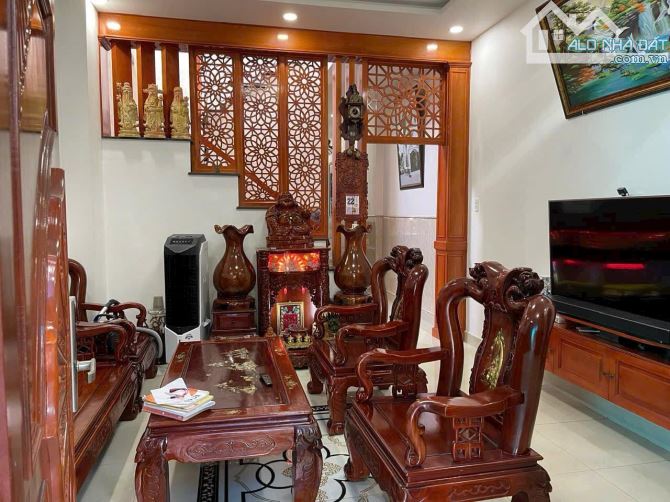 Bán nhà 2 mặt tiền Đường số 9 P.16, DT 7x20m, 1 trệt 2 lầu. Giá 15,5 tỷ TL - 1