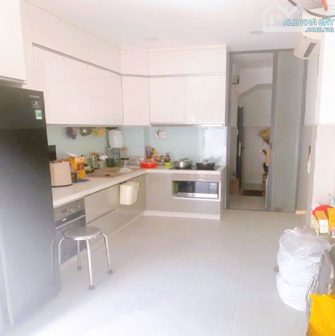 Bán nhà QUẬN 3, hẻm Xe hơi Cách Mạng Tháng Tám, DT 6 x 7 m, Giá 11 tỷ - 1