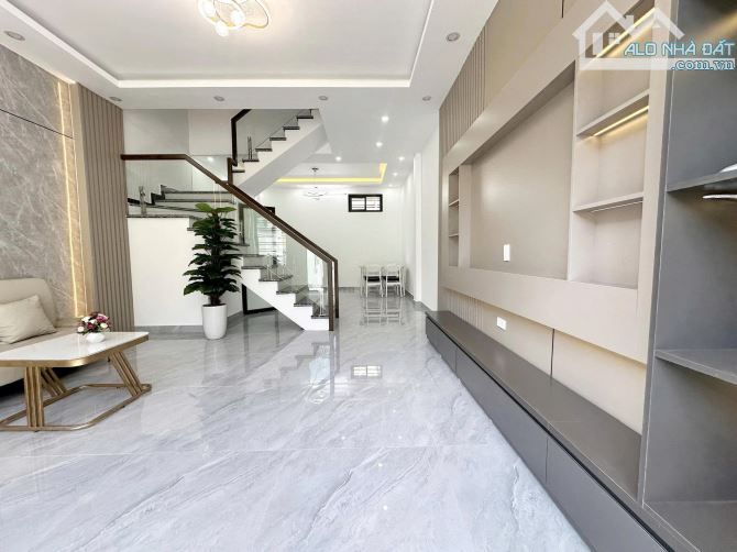 Bán nhà  1 xẹt Khuông Việt , ngay gần Đầm Sen DT 5x9m  - Giá 4.5 tỷ - 1