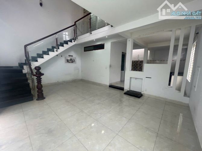 BÁN NHÀ GÁC LỬNG ĐÚC – 70M2 – LÔ GÓC – SỔ VUÔNG – CHỈ 2,X TỶ - 1