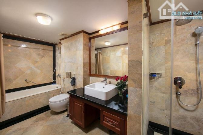 Bán tòa nhà Khách sạn MP Hai Bà Trưng 340m2 x 10 Tầng x mặt tiền 14.2m, giá đầu tư 850 tỷ