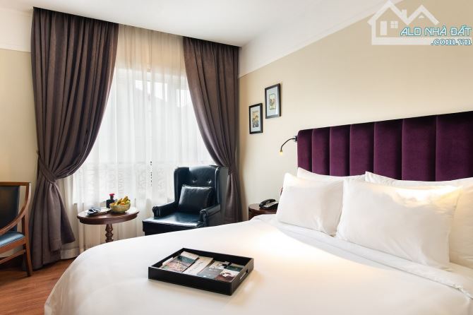 Chủ ngộp Bank 150Tỷ- Bán khách sạn nguy nga phố cổ- 340m2 - 805 tỷ - 72 phòng - DT 52 tỷ/n