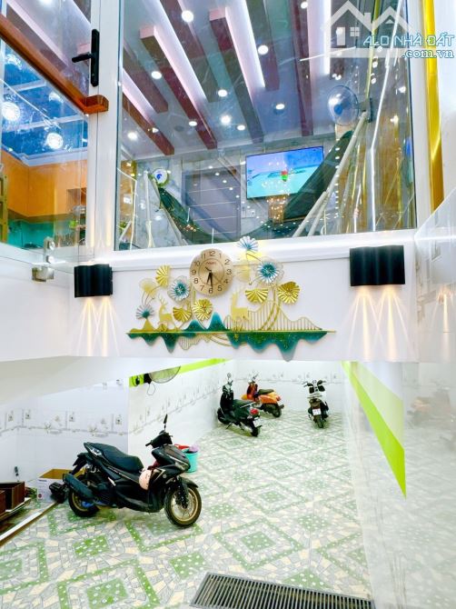 CẦN BÁN GẤP CĂN HỘ DỊCH VỤ 5 SAO FULL DÒNG TIỀN 9%/ NĂM. Q8 - 2