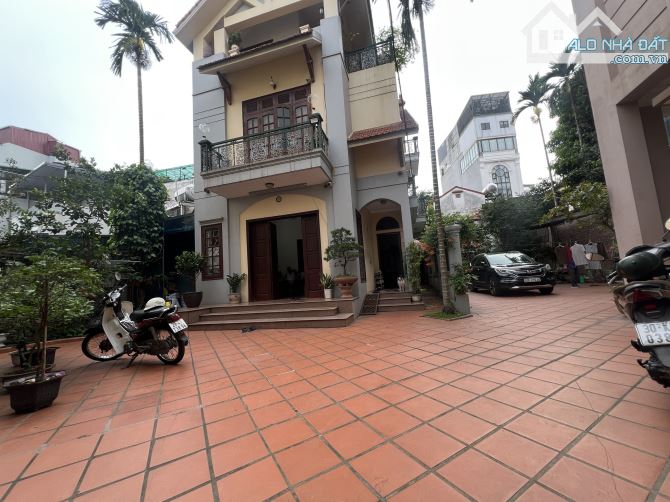 BÁN ĐẤT NGỌC THUỴ MẢNH ĐẤT ĐẸP KHÔNG TỲ VẾT- Ô TÔ VÀO ĐẤT-ĐƯỜNG Ô TÔ TRÁNH -AE ĐẦU TƯ HAY - 2