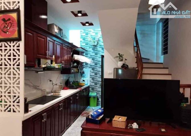 BÁN NHÀ - DÂN XÂY - TRẦN BÌNH - DT60 - MT6 - 6 Tầng - Ô TÔ ĐỖ CỬA - NHÔ 17 TỶ - 2
