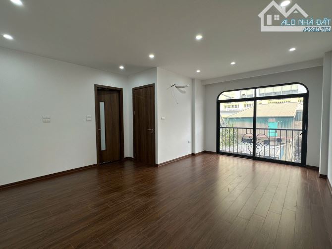 BÁN NHÀ RIÊNG PHỐ CÁT LINH - 7 TẦNG THANG MÁY - NHÀ CÁCH PHỐ 20M - CHÀO GIÁ 14.6 TỶ . - 2