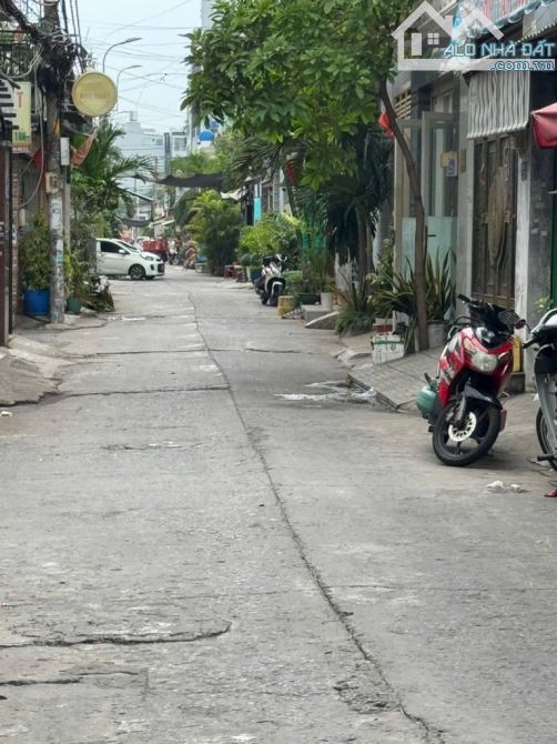 BÁN NHÀ LÊ VĂN QUỚI -NGAY NGÃ 4.4 XÃ -ĐƯỜNG 8M THÔNG -4x16 -3TẦNG BTCT -4PN -GIÁ 6.55TỶ TL - 2