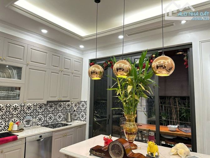 BÁN BT STARLAKE - TÂY HỒ TÂY - 220M2, 4 TẦNG, LÔ GÓC SÂN VƯỜN, NỘI THẤT 5* Ở NGAY, 1XX TỶ - 2