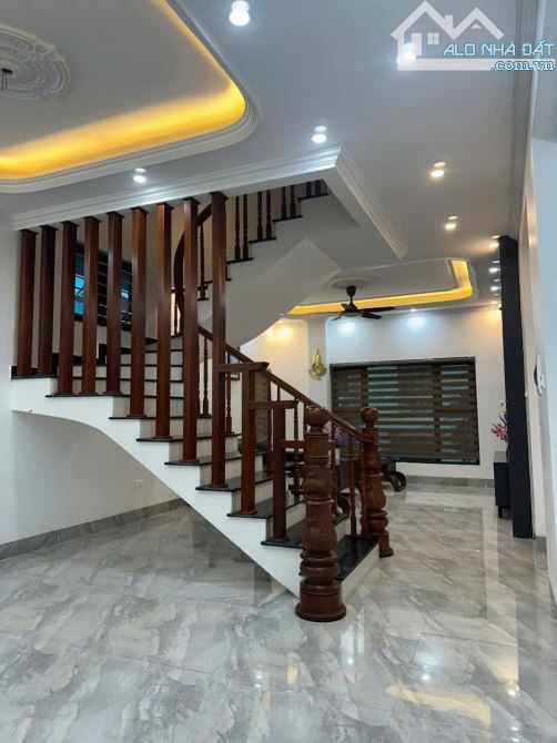 B.Á.N NHÀ ĐAN PHƯỢNG , Ô TÔ ĐỖ CỬA, GẦN VIN  , LÔ GÓC  THOÁNG, Ở RẤT SƯỚNG 46M2, 7 TỶ 4 - 2