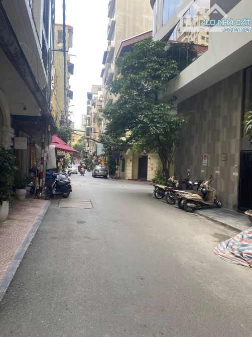 Bán nhà phố Nguyên Hồng, ngõ ô tô tránh, DT 60m x 9 tầng, MT 5m. kinh doanh, để ở. Giá 37 - 2
