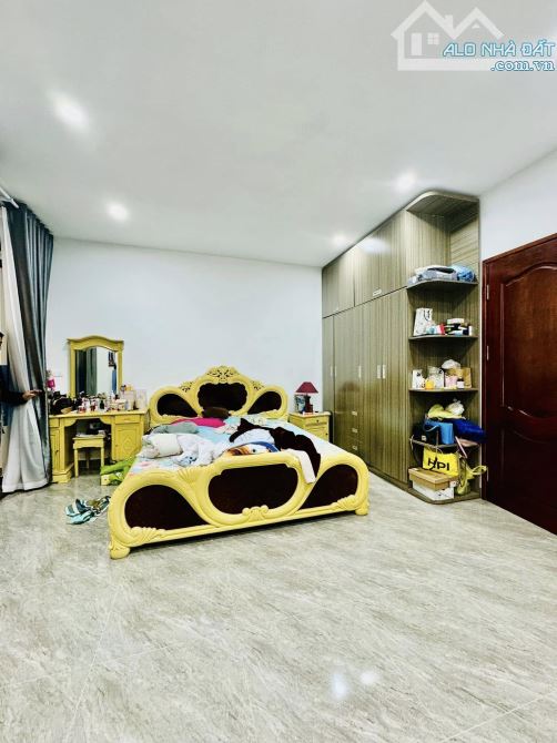 ✳️ Bán gấp nhà đẹp Hào Nam- LÔ GÓC 3 THOÁNG- 45m2 - mặt tiền rộng 5m 💥 3 bước ra mặt phố - 2