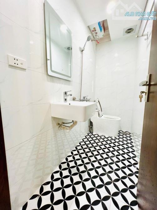 BÁN CĂN HỘ TẬP THỂ ĐẸP – KHU NHÀ HÁT TUỒNG VIỆT NAM – 3PN RIÊNG BIỆT - SỔ TO 47m2 - 2