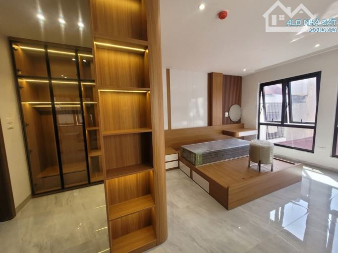 Mặt phố Tố Hữu diện tích 94m x 7 tầng mtien 6,5 m giá 47 tỷ dòng tiền 65tr tháng KDoanh - 2
