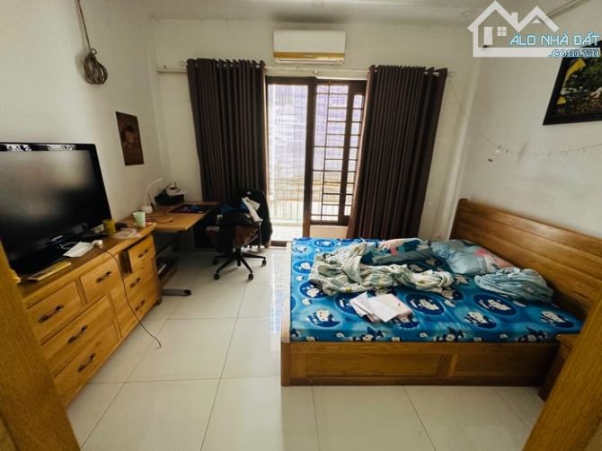 Bán biệt thự nguyễn văn đậu 11x9m, 3 tầng 6PN sân bự cách MT vài bước chân chỉ 111tr/m2 - 2