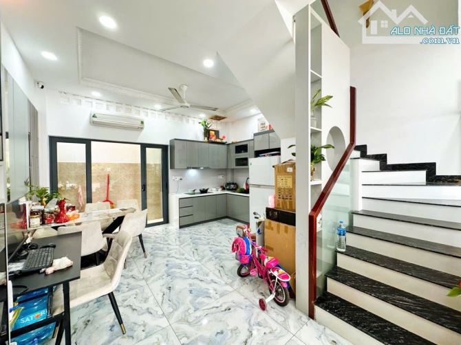 🏡 CHỦ GẤP BÁN NHÀ 4 TẦNG HẺM XE HƠI ĐÀO TÔNG NGUYÊN TT NHÀ BÈ - - 2