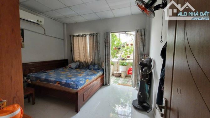 HẺM THÔNG - NHÀ NỞ HẬU - NI SƯ HUỲNH LIÊN TÂN BÌNH  48M2 -2 TẦNG NHỈNH 4 TỶ - 2