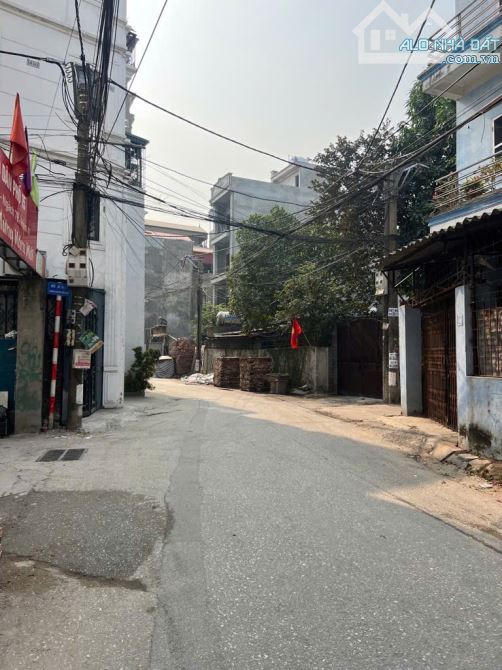 NHÀ ĐẸP THẠCH BÀN - Ô TÔ ĐỖ CỔNG - 43M -5 TẦNG - NHỈNH 5 TỶ - 2