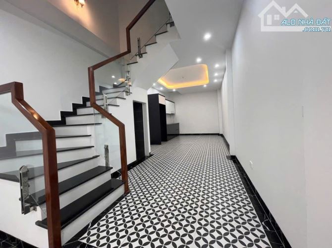 SIÊU PHẨM ĐƯỜNG QUYẾT THẮNG(YÊN NGHĨA)HÀ ĐÔNG,P.LÔ Ô TÔ VÀO NHÀ KD,52MX5T,GIÁ 8,9 TỶ - 2