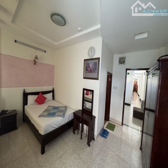KHÁCH SẠN GÓC 2 MT TÂN PHÚ - 7 TẦNG - SÀN 853M2 - THU 200TR/TH - 26 PHÒNG - GIÁ 26.X TỶ - 2