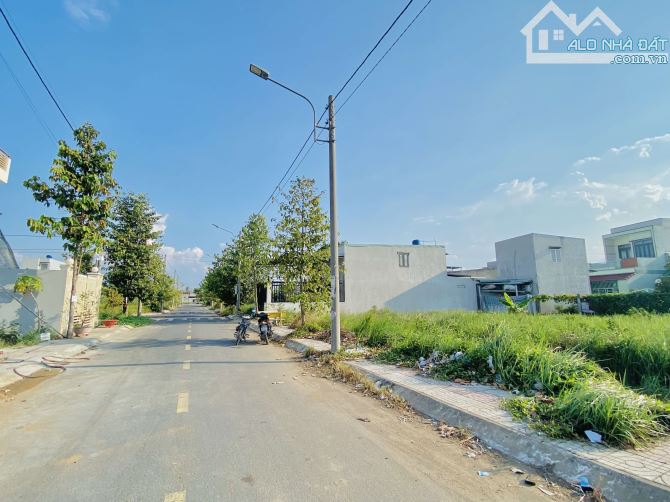 Nền B22 trục chính KDC Thuận đạo, DT lớn 219m2, hướng Đông, giá 2 tỷ - 2