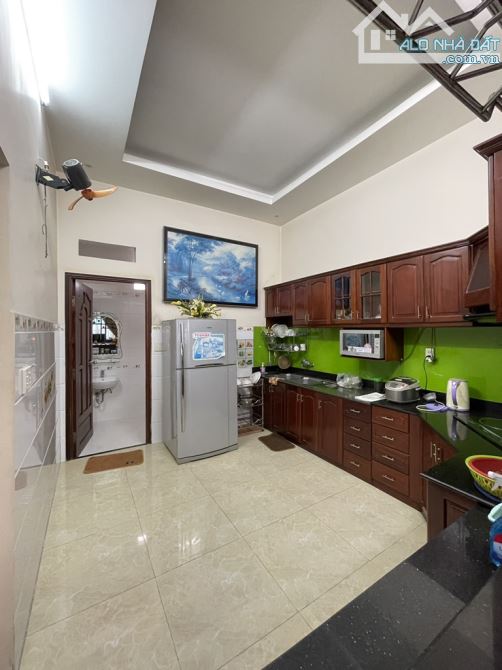 Ngay sau Vincom Thủ Đức, Nhà đẹp siêu cấp Bình Thọ, 175 m2 (8,8x20,5) - 2