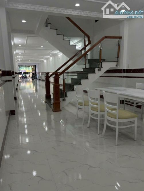 Nhà 2 tầng Mặt tiền đường NGUYỄN THỊ KIỂU phường TTN Q12 dt 160m2 (4mx40m) Đường 10m - 2