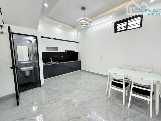 Bán nhà  1 xẹt Khuông Việt , ngay gần Đầm Sen DT 5x9m  - Giá 4.5 tỷ - 2