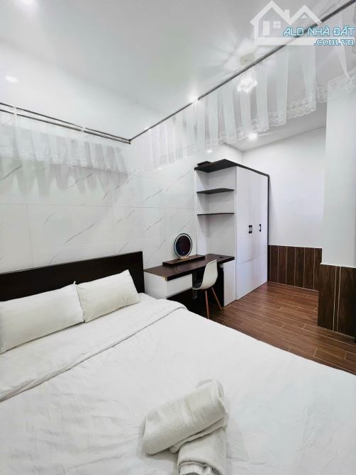 VỊ TRÍ ĐẮC ĐỊA GẦN TRUNG TÂM , VILLA CÒN MỚI ĐẸP XUNG QUANH ĐẦY ĐỦ TIỆN ÍCH. - 2