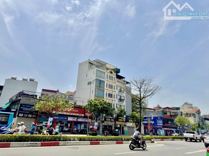 Số 1 Long Biên, Mặt phố Ngô gia tự, Mt quyền lực 10.7m - DT 230m2 - 2