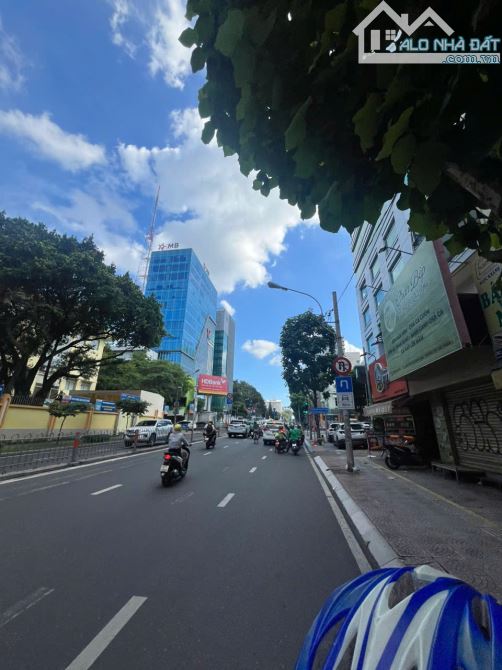 Góc 2MT thương hiệu - Toà nhà Nguyễn Thị Minh Khai - DT 11.6 x 33m - Hầm 12 Tầng - 3