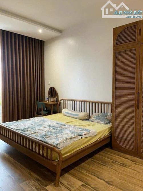 Nhà phố mặt tiền Nguyễn Thái Học gần chợ Dĩ An 1 - 3