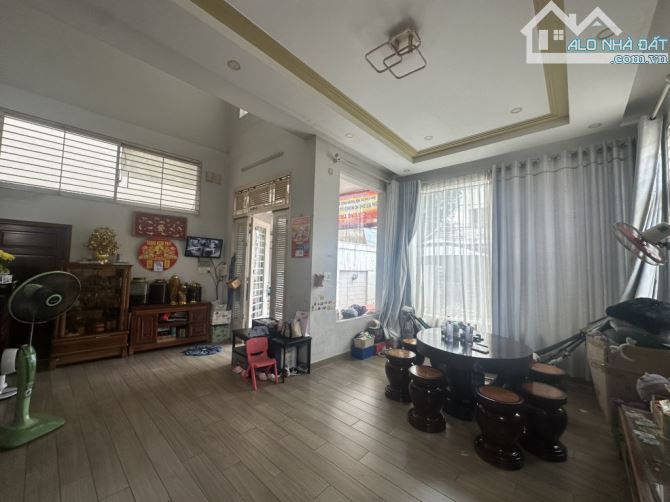 Dt khủng 9,2x29m, QL22, Hóc Môn. Nhà 2 lầu kiên cố, sân rộng thênh thang, sổ riêng hoàn c. - 3