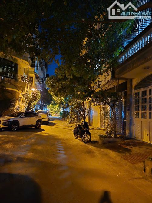 BÁN NHÀ MẶT TIỀN 4,6M - 4 TẦNG - KHU PHÂN LÔ - VĂN QUÁN, HÀ ĐÔNG - 3